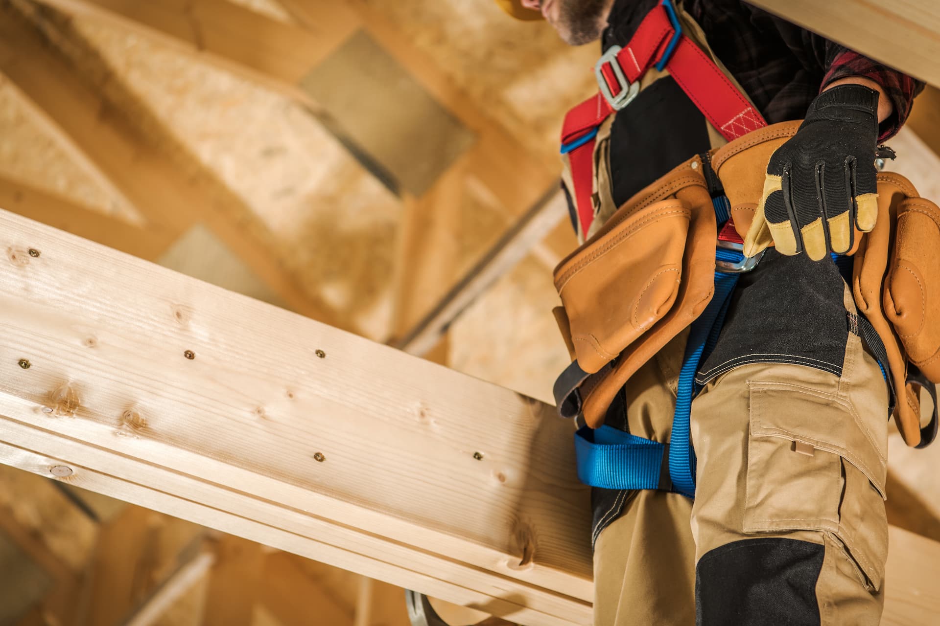 wood-construction-worker-2023-11-27-05-04-59-utc (1) Construction Injuries